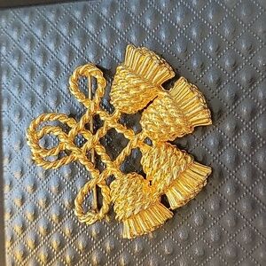 Vtg. Gold Tone Nautical Tassel Brooch
